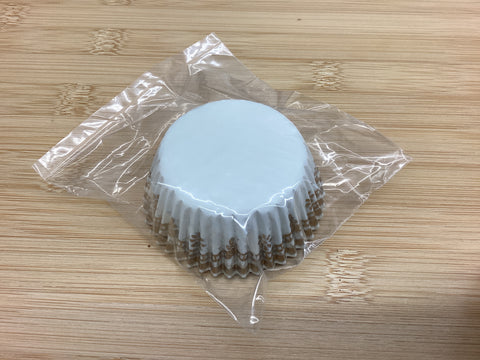 White Round Medium Danish Liners (30pc) 2”x1”